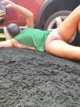 Snapshot of bad_wolf28 chatting on October 2025 10:34:02 AM bad wolf28 online show from October 2025 10:34:02 AM