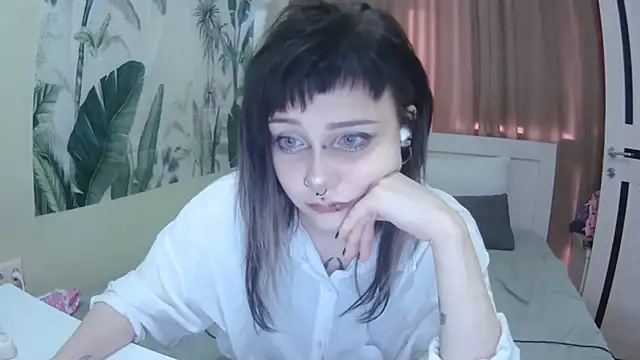 SineKiraReal online show from September 2025 01:21:01 PM