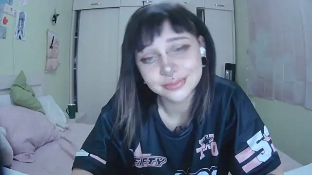 SineKiraReal online show from October 2025 11:07:02 AM