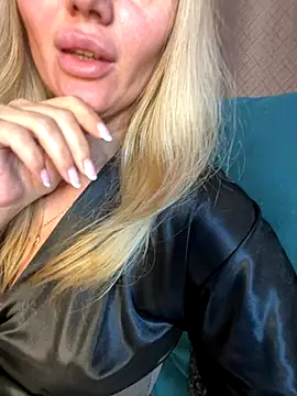 Affectionate lady online show from September 2025 09:32:01 AM