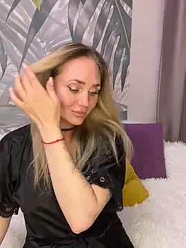 Affectionate lady online show from October 2025 10:52:01 PM