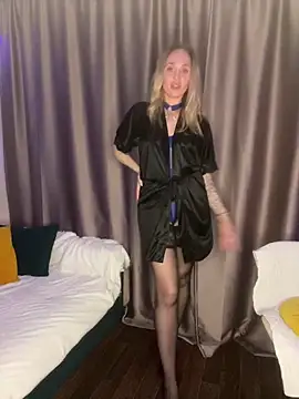 Affectionate lady online show from October 2025 10:51:01 PM