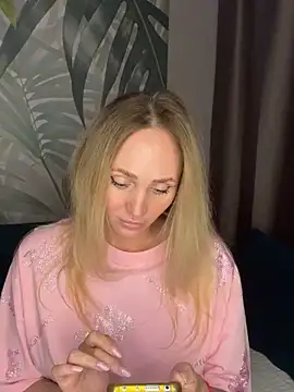 Affectionate lady online show from October 2025 08:04:02 AM