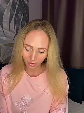 Affectionate lady online show from October 2025 09:28:02 PM