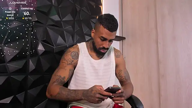 Snapshot of OstinDaniels chatting on November 2025 10:37:01 PM OstinDaniels online show from November 2025 10:37:01 PM