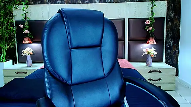 Snapshot of Roxy_Skye chatting on October 2025 12:39:01 PM Roxy Skye online show from October 2025 12:39:01 PM