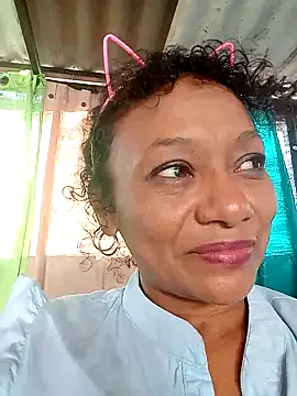 Queen Naomi online show from September 2025 09:49:02 PM