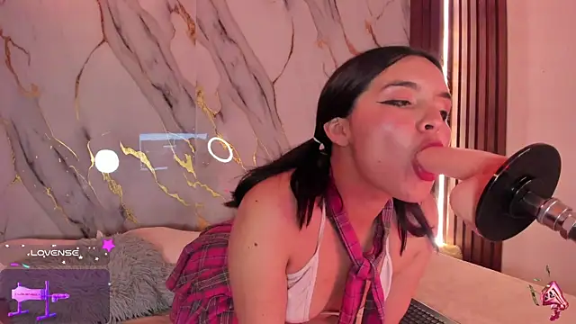 alicecute77 online show from October 2025 02:32:01 AM