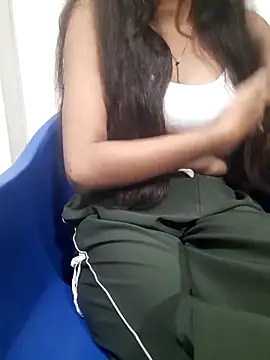 Aarti-kumri online show from October 2025 10:33:02 PM