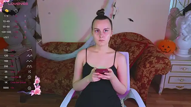 Snapshot of Kelly_Cartier chatting on November 2025 12:28:01 PM Kelly Cartier online show from November 2025 12:28:01 PM