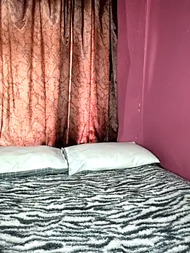 BrownRoxxane6 online show from October 2025 11:01:01 AM