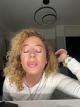 Snapshot of Aurorajadex chatting on November 2025 01:39:01 PM Aurorajadex online show from November 2025 01:39:01 PM