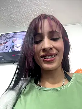 Snapshot of KatherineMurfiphi chatting on October 2025 12:27:01 PM KatherineMurfiphi online show from October 2025 12:27:01 PM