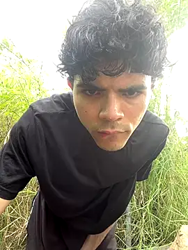 Snapshot of Axel-Mejia chatting on October 2025 07:58:02 PM Axel-Mejia online show from October 2025 07:58:02 PM