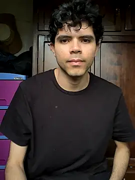 Snapshot of Axel-Mejia chatting on October 2025 09:42:01 PM Axel-Mejia online show from October 2025 09:42:01 PM