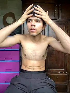 Snapshot of Axel-Mejia chatting on October 2025 07:04:02 PM Axel-Mejia online show from October 2025 07:04:02 PM