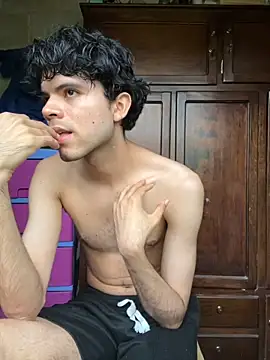 Snapshot of Axel-Mejia chatting on November 2025 12:59:02 PM Axel-Mejia online show from November 2025 12:59:02 PM