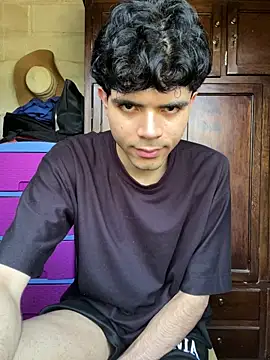 Snapshot of Axel-Mejia chatting on November 2025 06:29:01 PM Axel-Mejia online show from November 2025 06:29:01 PM