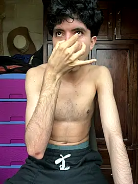 Snapshot of Axel-Mejia chatting on November 2025 12:49:01 PM Axel-Mejia online show from November 2025 12:49:01 PM