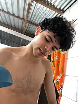 Snapshot of Axel-Mejia chatting on December 2025 01:42:01 PM Axel-Mejia online show from December 2025 01:42:01 PM