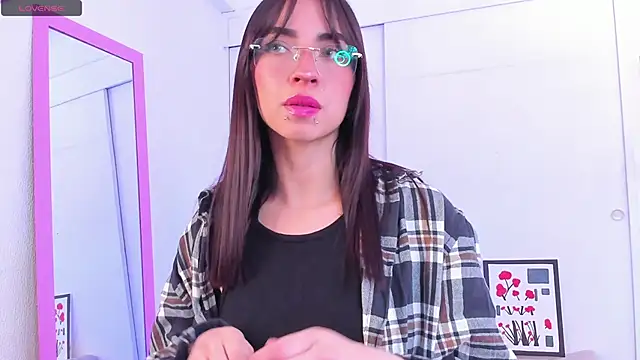 Snapshot of Aryane_art_ chatting on October 2025 07:36:02 PM Aryane art online show from October 2025 07:36:02 PM