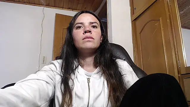 Snapshot of Skylar_Serenity chatting on October 2025 08:28:02 PM Skylar Serenity online show from October 2025 08:28:02 PM