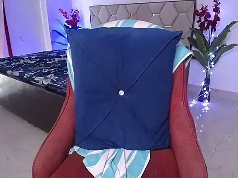 Little queenn online show from October 2025 04:42:01 AM