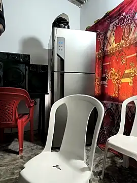 Snapshot of giannis090 chatting on November 2025 08:09:02 PM giannis090 online show from November 2025 08:09:02 PM