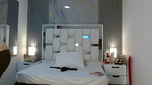 VanessaHard as online show from September 2025 07:28:01 PM