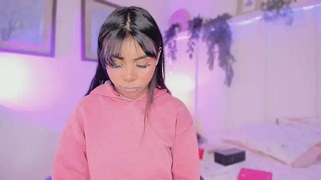 theLayla DH online show from September 2025 07:35:01 PM