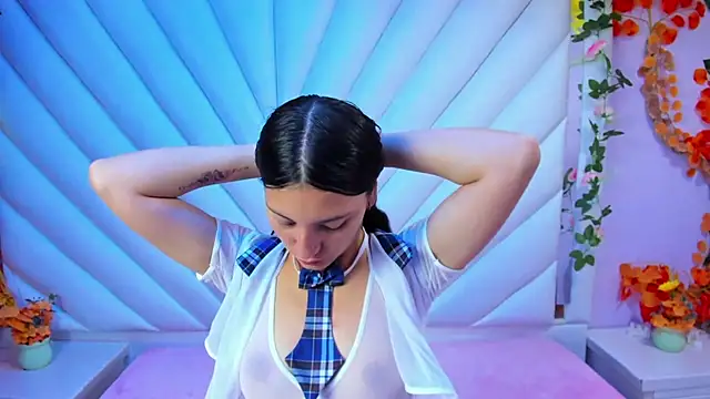 Snapshot of _Luna_Bennett chatting on October 2025 12:51:01 PM Luna Bennett online show from October 2025 12:51:01 PM