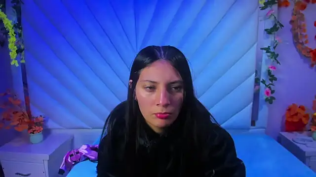 Snapshot of _Luna_Bennett chatting on November 2025 11:43:01 AM Luna Bennett online show from November 2025 11:43:01 AM