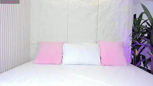MelodyLeiton online show from September 2025 11:43:01 AM