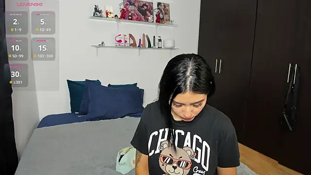 Snapshot of marianaandvalen chatting on October 2025 11:18:02 AM marianaandvalen online show from October 2025 11:18:02 AM