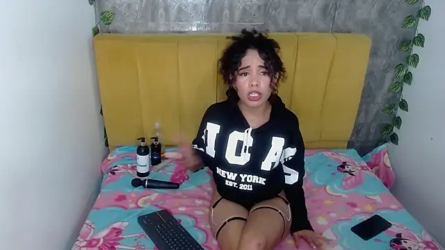 Abril cols online show from September 2025 03:19:01 AM