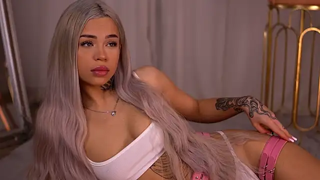 NickyBenz online show from October 2025 06:02:01 PM