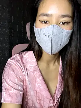 TiNa 04 online show from September 2025 11:29:01 PM