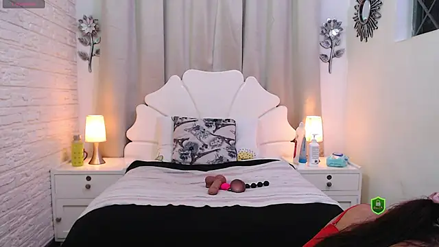 Snapshot of TrixySductress chatting on October 2025 03:35:02 PM TrixySductress online show from October 2025 03:35:02 PM