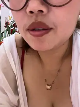 Snapshot of feifei_521 chatting on October 2025 02:01:01 PM feifei 521 online show from October 2025 02:01:01 PM