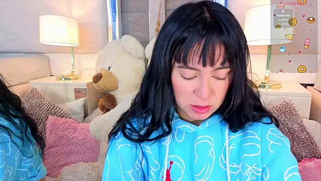 MeganAdamms online show from October 2025 12:35:01 PM