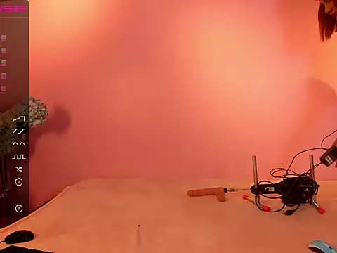 Solecito TransHott online show from September 2025 08:01:01 PM