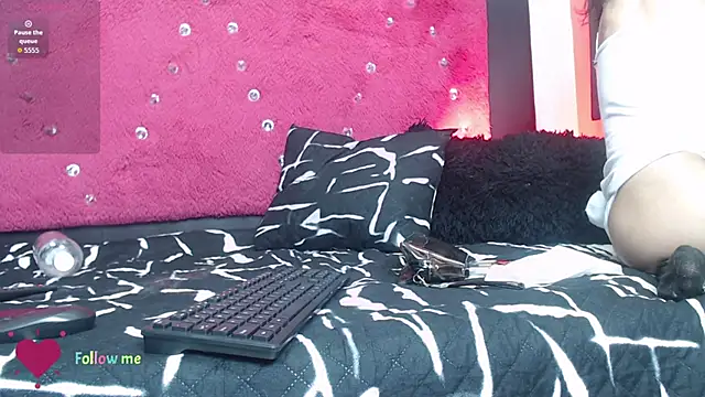 Snapshot of Engeelll chatting on October 2025 06:54:01 PM Engeelll online show from October 2025 06:54:01 PM