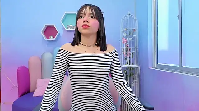 Issa Skinny  online show from October 2025 11:39:01 AM