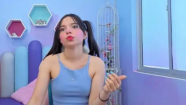 Issa Skinny  online show from October 2025 11:49:02 AM