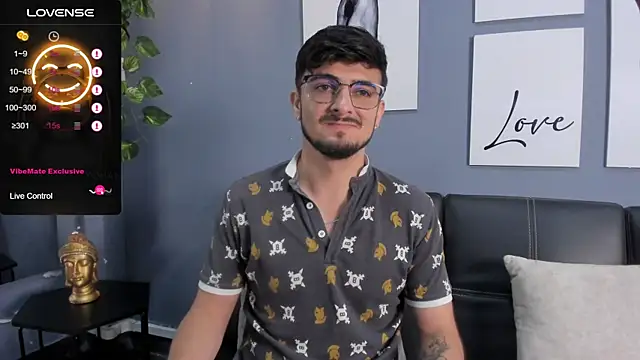 AaronFuentes7 online show from September 2025 07:35:02 PM