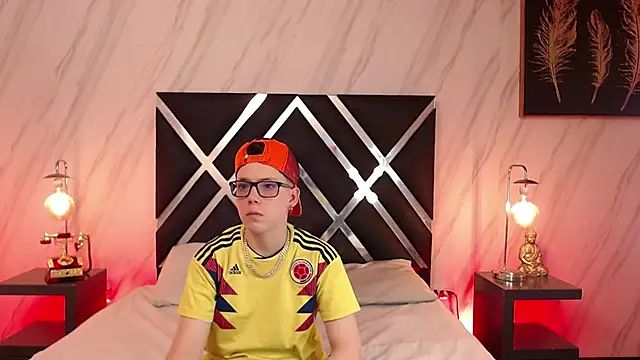 Snapshot of SpencerMontgomery chatting on October 2025 08:29:02 PM SpencerMontgomery online show from October 2025 08:29:02 PM