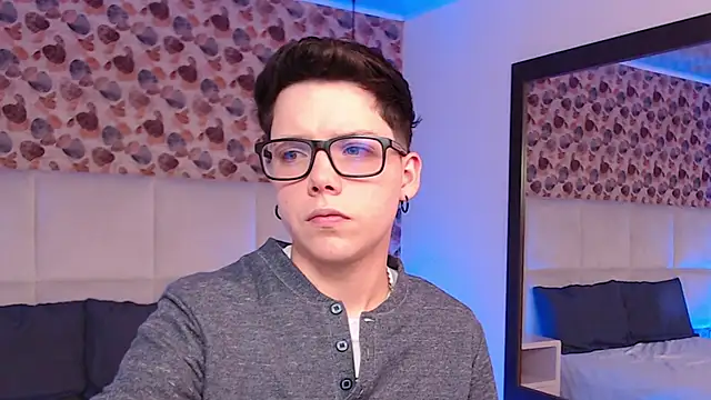 Snapshot of SpencerMontgomery chatting on October 2025 08:00:02 PM SpencerMontgomery online show from October 2025 08:00:02 PM