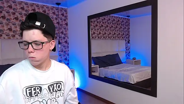 Snapshot of SpencerMontgomery chatting on October 2025 07:46:02 PM SpencerMontgomery online show from October 2025 07:46:02 PM