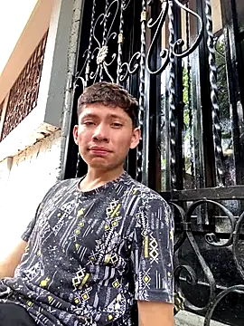 elfernh online show from October 2025 02:18:01 PM