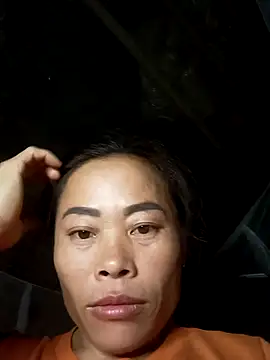 CoMay003 online show from October 2025 06:58:01 AM